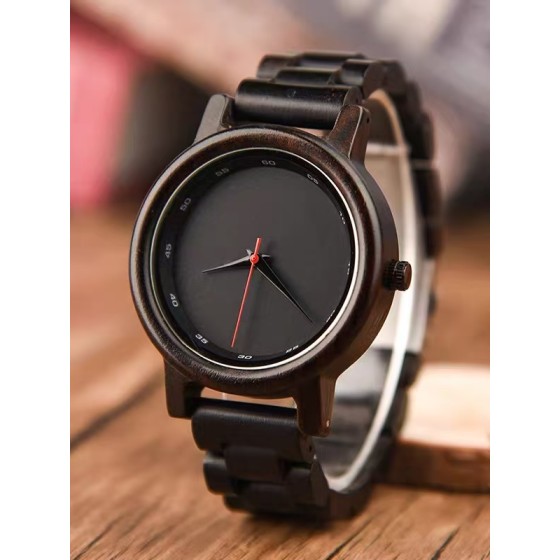 Men's quartz watch with a minimalist and niche design.